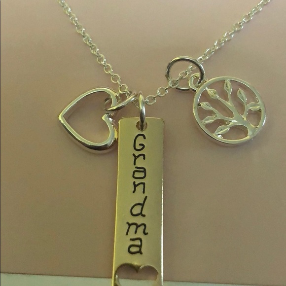 A pretty and kind lgift for a special grandma - Picture 2 of 2